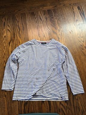 AYR Blue and White Striped Long-Sleeve Crewneck small